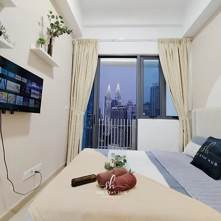 The Luxe Klcc View Sky Pool Apartment Kuala Lumpur Exterior photo