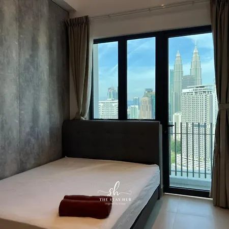 The Luxe Klcc View Sky Pool Apartment Kuala Lumpur Exterior photo