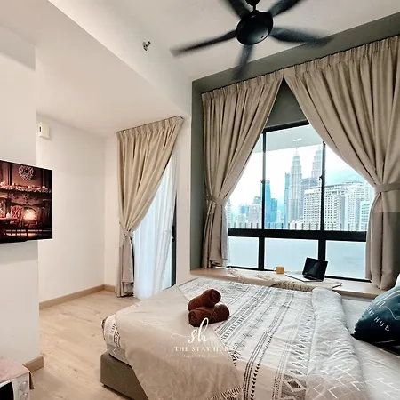 The Luxe Klcc View Sky Pool Apartment Kuala Lumpur Exterior photo