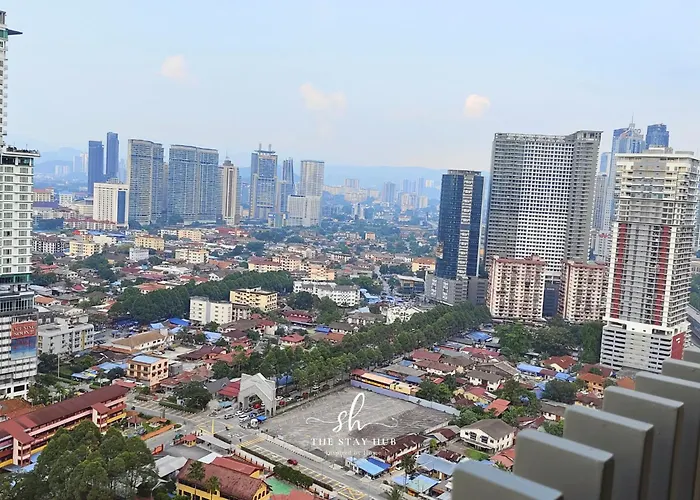 The Luxe Klcc View Sky Pool