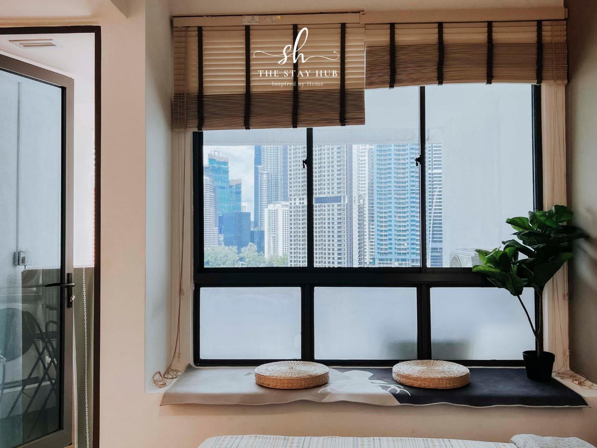 The Luxe Klcc View Sky Pool Apartment Kuala Lumpur