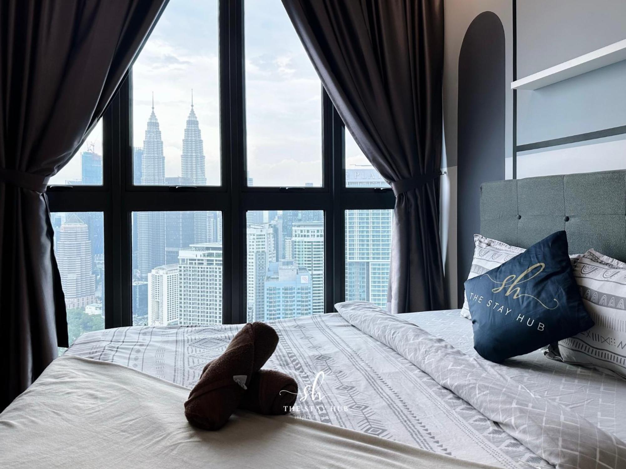 The Luxe Klcc View Sky Pool Apartment Kuala Lumpur