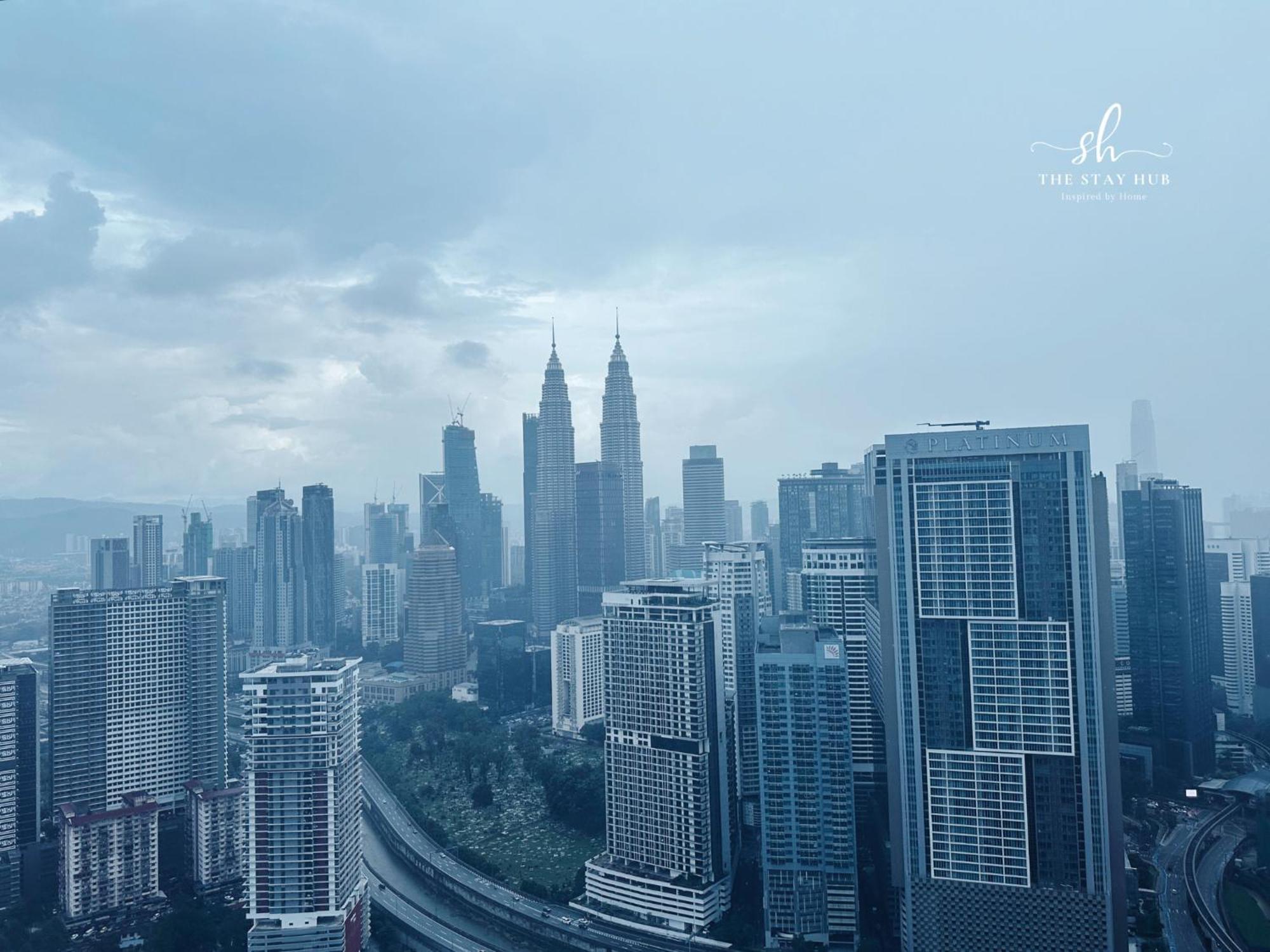 The Luxe Klcc View Sky Pool Apartment Kuala Lumpur