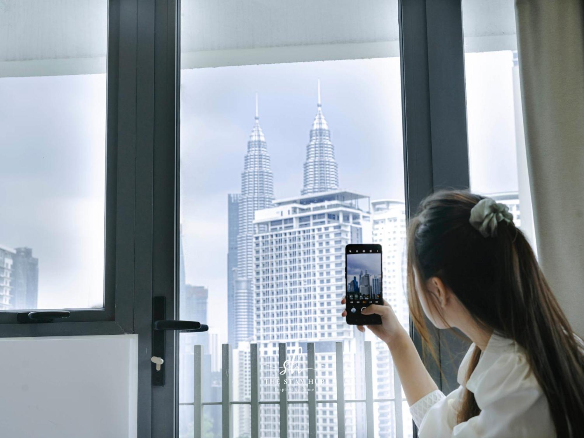 The Luxe Klcc View Sky Pool *