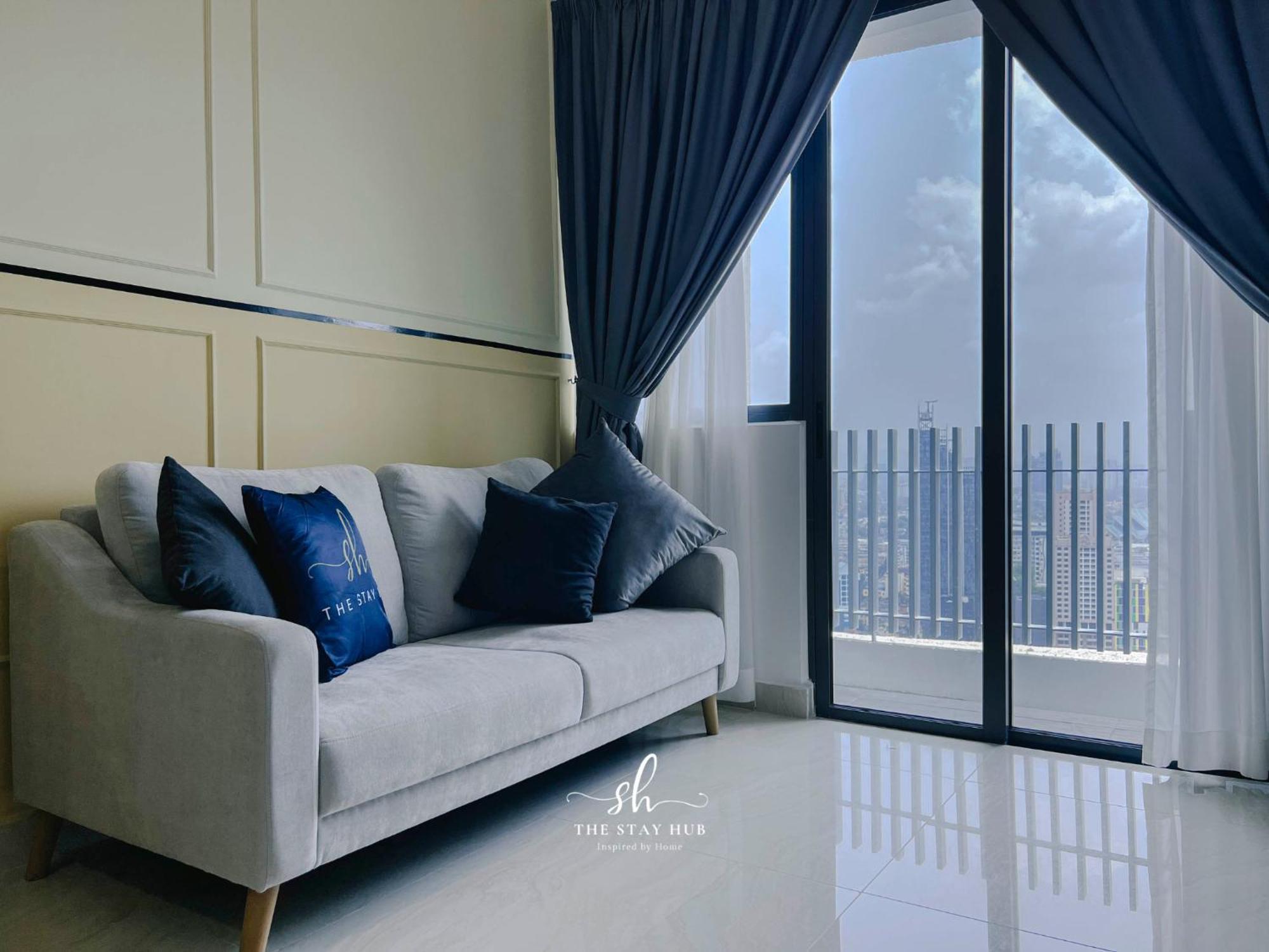 The Luxe Klcc View Sky Pool Apartment